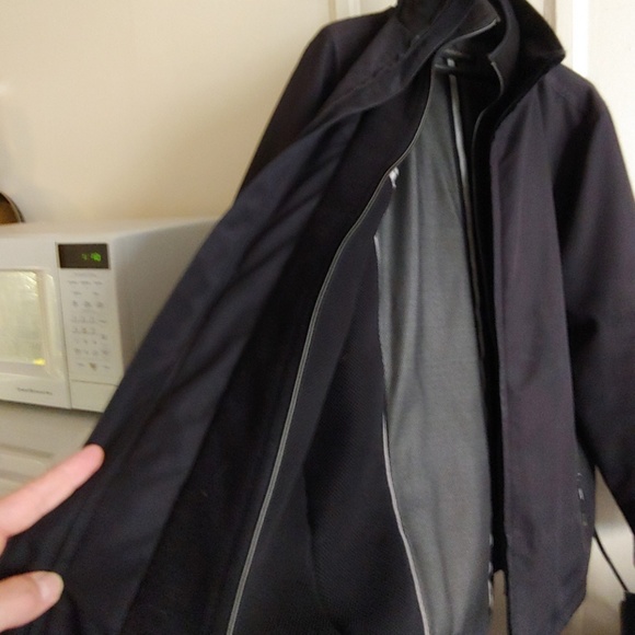 Weatherproof jacket - Picture 2 of 8